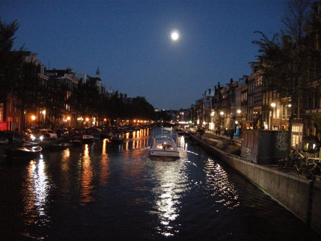 1264042_353899084744011_578387522_o