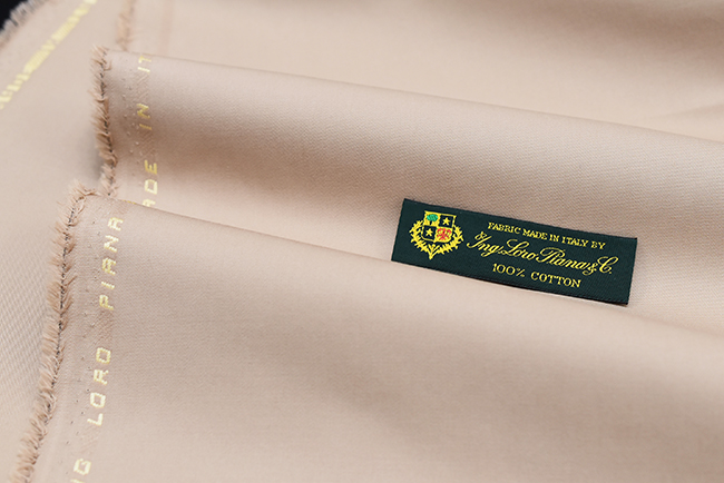 オーダースーツ　ロロピアーナ