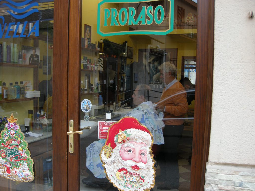 コルレオーネ村理髪店