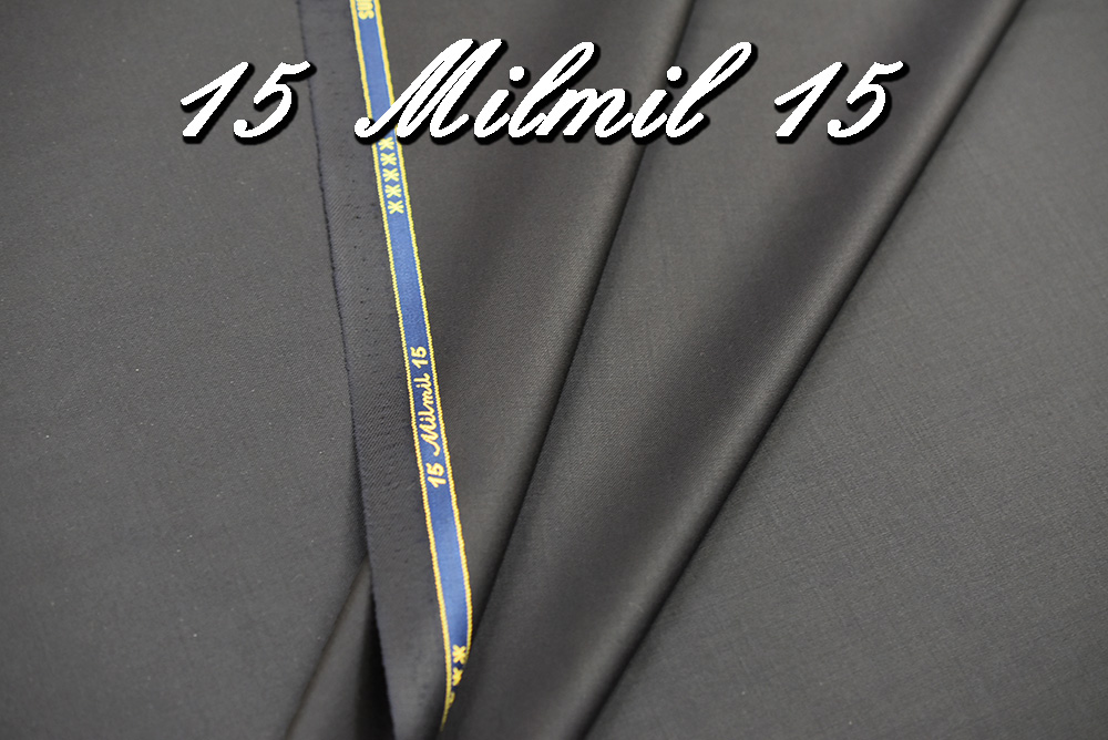 ゼニア　15milmil15 ブラック無地　フルオーダースーツ