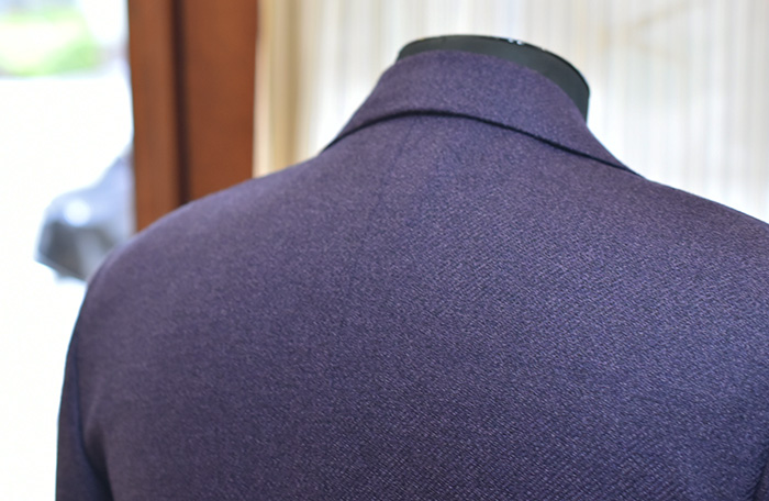 ツイードジャケットの背中と肩のライン(フルオーダー 大阪 テーラーダンディ)