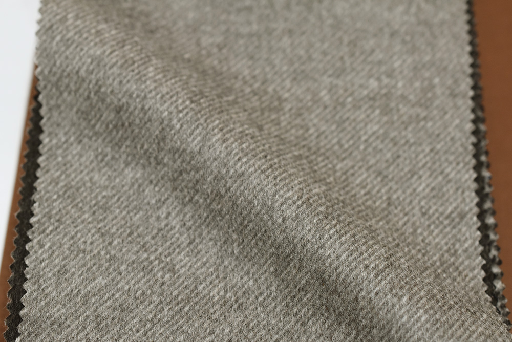 ロロピアーナのカシミア100% オーダーコート素材 n775002 cashmere raw 目付600グラム/m