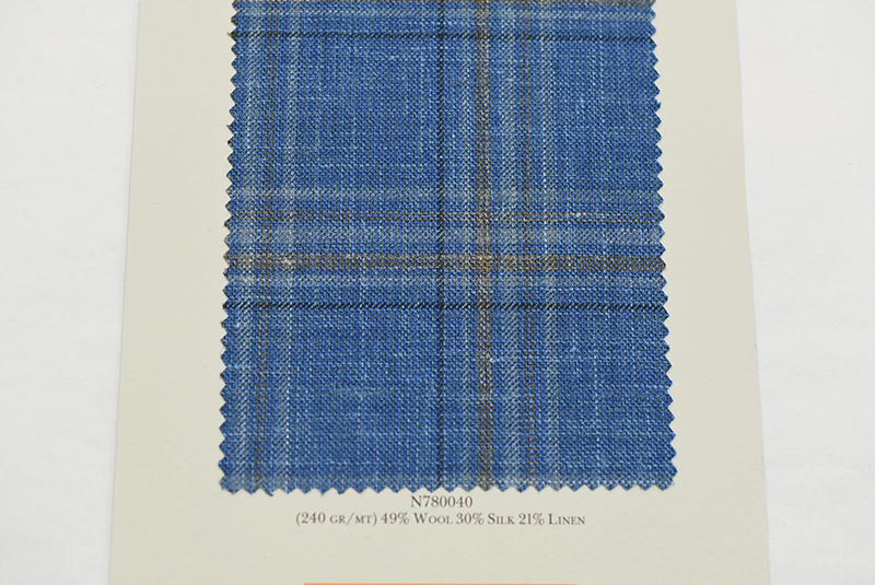 ロロ・ピアーナ 艶やかな光沢を放つシルク30%混のウールシルクリネン・ブルーチェック